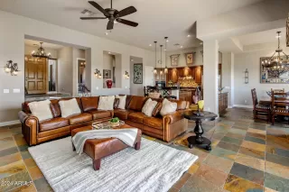 Photo #6: 6796838 Listing 