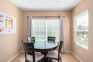 Photo #5: 6796859 Listing