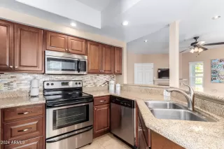 Photo #6: 6796859 Listing