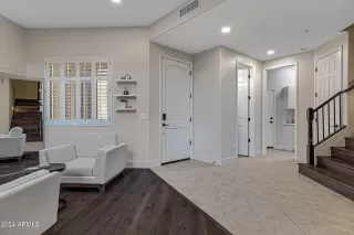 Photo #6: 6796914 Listing 