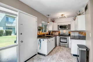 Photo #3: 6796934 Listing