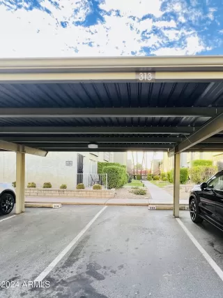 Photo #5: 6796934 Listing