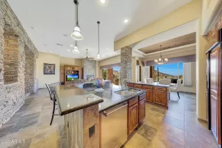 Photo #3: 6796938 Listing