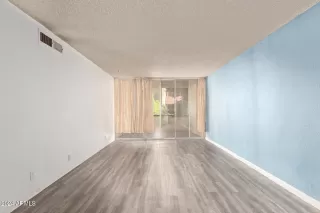 Photo #3: 6796983 Listing