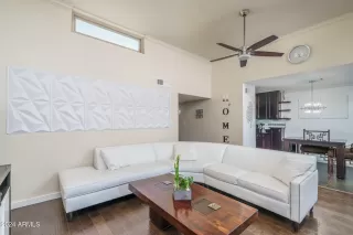 Photo #3: 6797157 Listing