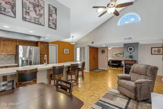 Photo #6: 6797259 Listing 