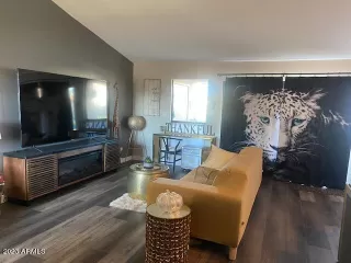 Photo #2: 6797472 Listing