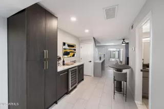 Photo #5: 6797567 Listing
