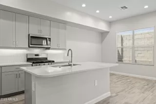 Photo #6: 6797664 Listing 