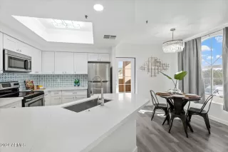 Photo #3: 6798135 Listing 