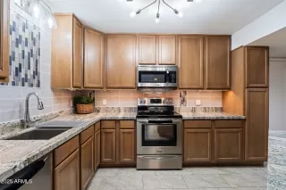 Photo #2: 6798177 Listing 