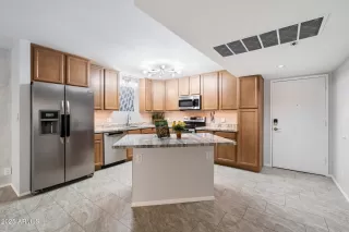 Photo #5: 6798177 Listing 