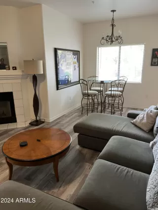 Photo #3: 6798230 Listing