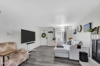 Photo #2: 6798546 Listing