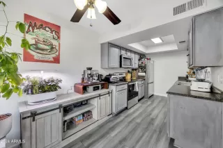 Photo #6: 6798546 Listing