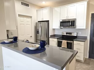 Photo #2: 6798608 Listing