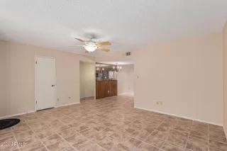 Photo #6: 6798903 Listing