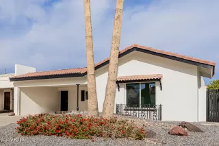 Photo #1: 6798956 Listing