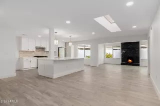 Photo #4: 6798956 Listing