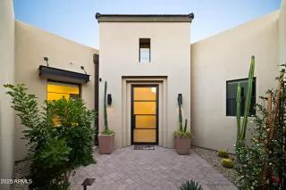 Photo #1: 6798982 Listing 