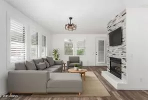 Photo #4: 6799147 Listing