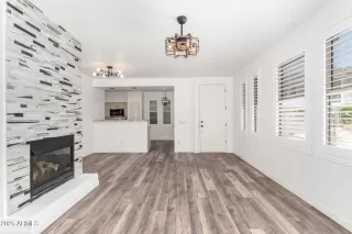 Photo #5: 6799147 Listing