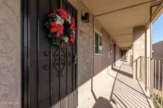 Photo #4: 6799185 Listing