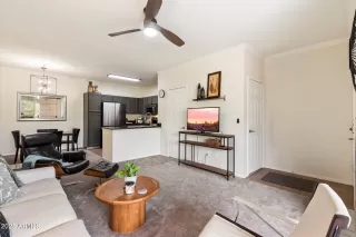 Photo #5: 6799424 Listing