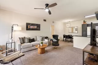 Photo #6: 6799424 Listing