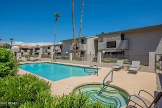 Photo #6: 6799622 Listing 