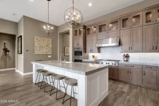 Photo #5: 6799631 Listing