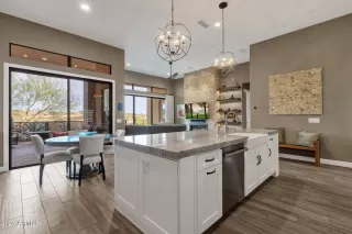 Photo #6: 6799631 Listing