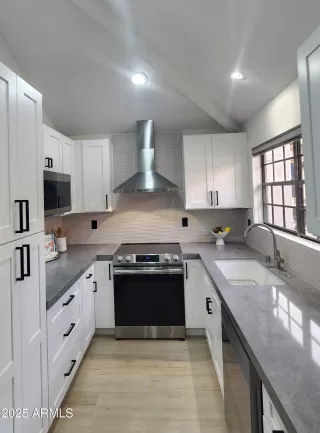 Photo #6: 6799689 Listing