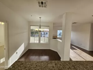 Photo #4: 6799800 Listing