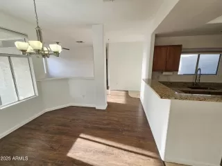 Photo #5: 6799800 Listing