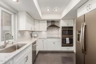 Photo #6: 6799878 Listing 