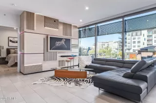 Photo #5: 6799887 Listing