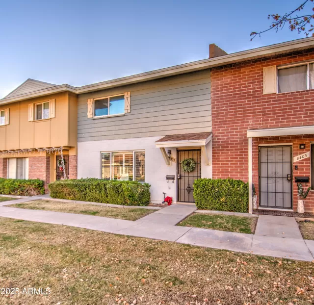 MLS: 6800078 Condo For Sale