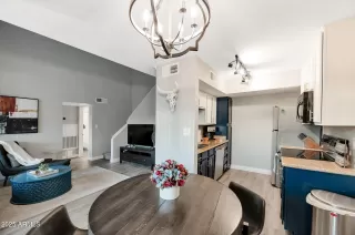 Photo #6: 6800198 Listing