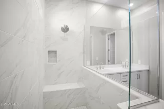 Photo #6: 6800232 Listing 