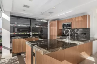 Photo #5: 6800253 Listing