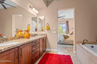 Photo #6: 6800281 Listing 