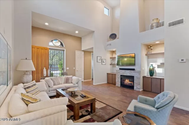 MLS: 6800595 Condo For Sale