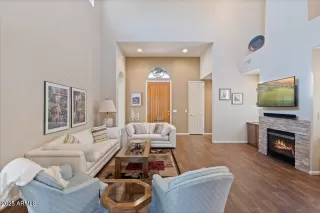 Photo #6: 6800595 Listing