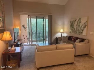 Photo #5: 6800772 Listing