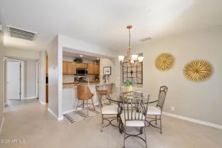 Photo #5: 6800775 Listing