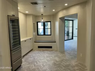 Photo #4: 6800849 Listing