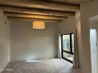 Photo #6: 6800849 Listing