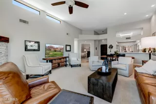 Photo #4: 6800907 Listing