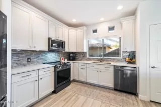 Photo #4: 6801040 Listing 